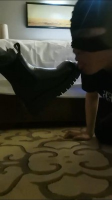 图片[2]_【文文文】素人-闻舔原味棉袜/短靴踩头 bf27296_HD绳艺资源