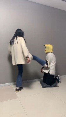 图片[9]_【精神小妹】4S群调群虐-运动鞋棉袜舔/全体重踩踏/提档耳光 bf27265_HD绳艺资源