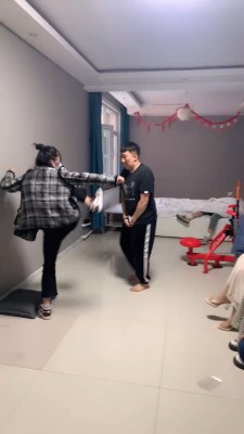 图片[4]_【精神小妹】4S素人学生高难度挑战踢踹/非人虐打/转胯踩踏 bf27267_HD绳艺资源