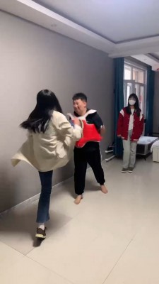 图片[6]_【精神小妹】4S素人学生高难度挑战踢踹/非人虐打/转胯踩踏 bf27267_HD绳艺资源