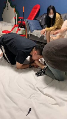 图片[8]_【精神小妹】多学生主首调情侣奴-闻舔原味鞋袜脚/耳光/奴下奴 bf27273_HD绳艺资源