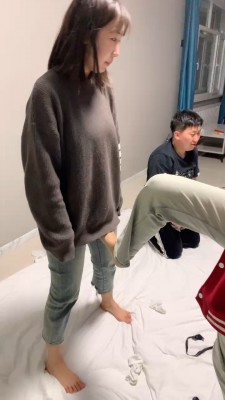 图片[11]_【精神小妹】多学生主首调情侣奴-闻舔原味鞋袜脚/耳光/奴下奴 bf27273_HD绳艺资源