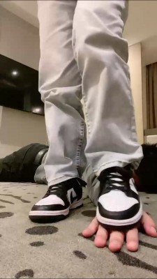 图片[3]_【海绵大大】AJ踩踏碾压/骑马闻臭袜臭脚 bf27238_HD绳艺资源