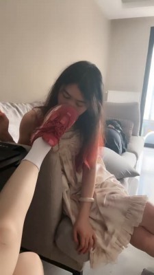 【橘子没熟】母畜-素人睡觉闺蜜狂舔鞋/白袜 bf27207_HD绳艺资源