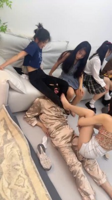 图片[8]_【狗哥】推荐-7S群调-全体重踩踏/转胯/踢踹/原味捂脸/骑马 bf27226_HD绳艺资源