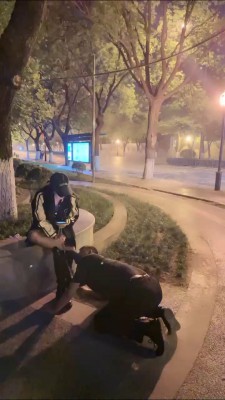 图片[4]_【傲雪】深夜户外遛狗犬化训练 bf27150_HD绳艺资源
