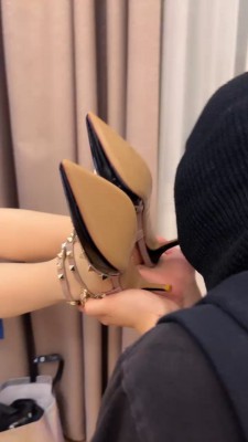 图片[9]_【除夕S】性感女神铆钉调-提档/强迫舔/踩踏碾压 bf27174_HD绳艺资源