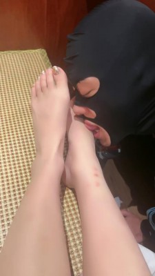 【奈奈生】足浴店舔和服小姐姐裸足/喂食 JS23041805_HD绳艺资源