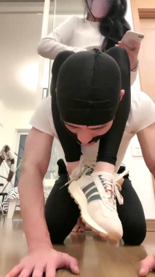 【奈奈生】瑜伽女神运动鞋白袜气味羞辱 bf27619_HD绳艺资源