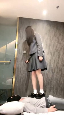 【佳奈】皮鞋白袜/长靴全体重踩踏 bf27616_HD绳艺资源