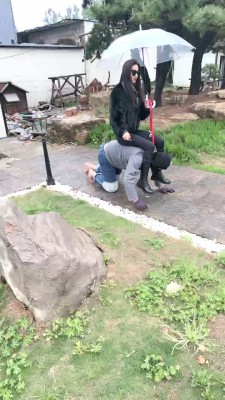 【沅芷大大】户外犬化骑马爬行/藤条抽/长靴踩踏 bf27596_HD绳艺资源