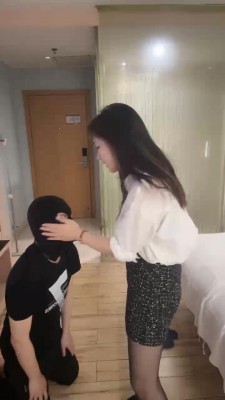 【少女S】御姐范黑丝高跟踩踏/骑马钻胯【续集】 bf27580_HD绳艺资源