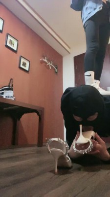 图片[4]_【秋秋】健身回来挑战偷鞋的狗 bf27550_HD绳艺资源