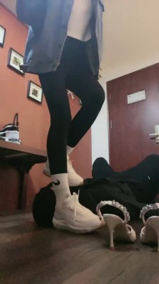 图片[6]_【秋秋】健身回来挑战偷鞋的狗 bf27550_HD绳艺资源