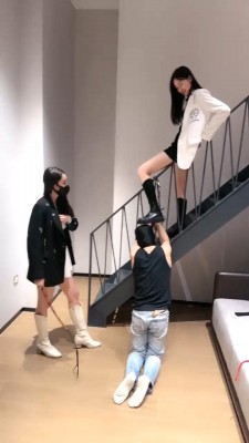 图片[3]_【艾莉】双主VS双奴-吊绑长靴踩踏训练/黑棉袜塞嘴 bf27584_HD绳艺资源