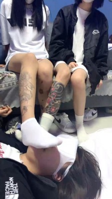 图片[4]_【精神小妹】4学生主VS情侣奴-吃口水浓痰/白袜脚踩踏 bf27566_HD绳艺资源