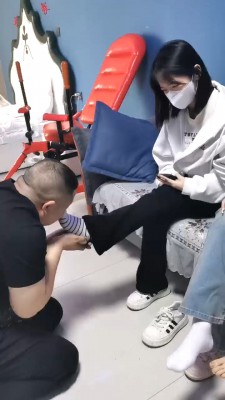 图片[2]_【精神小妹】4素人学生S-轮流原味脚深喉/踩踏/气味羞辱 bf27560_HD绳艺资源