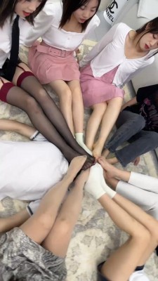 图片[11]_【狗哥】推荐-7S-白袜+肉丝+裸足+黑丝踩狗/转胯/混合圣水窒息喝 bf27535_HD绳艺资源