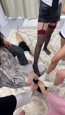 图片[12]_【狗哥】推荐-7S-白袜+肉丝+裸足+黑丝踩狗/转胯/混合圣水窒息喝 bf27535_HD绳艺资源