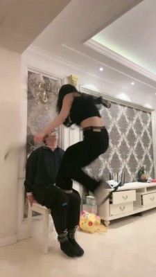 图片[4]_【桃幼幼】精神小妹-白袜塞嘴/高难度挑战踢踹/训练/绳艺技巧踩踏 bf27502_HD绳艺资源