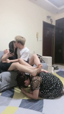 【偏不S】首创-情侣主VS母畜-转胯/当脚垫/脚喂食/踩踏 bf27503_HD绳艺资源