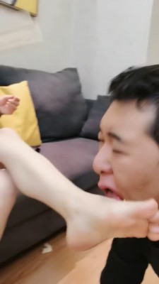 图片[4]_【明明】原味丝袜脚喂食/藤条抽/揪耳朵【完整版】 bf27480_HD绳艺资源