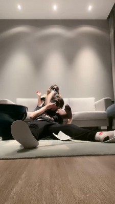 图片[4]_【小西】女仆装开发小狗/闻舔黑丝脚/强迫升水 bf27440_HD绳艺资源