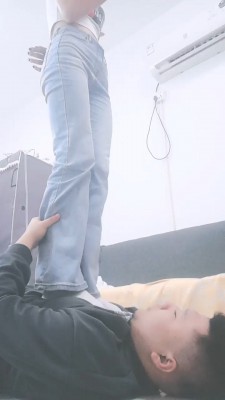 图片[8]_【美娜格格】人体蹦床-运动鞋白棉袜踩踏【双视角版】 bf27820_HD绳艺资源