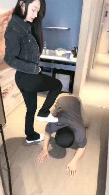 【上海赵丽颖】情侣主剧情-绿帽求虐-舔鞋吃袜子/下跪求饶 bf27811_HD绳艺资源