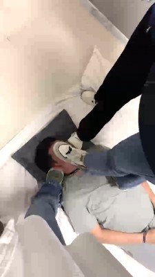 【精神小妹】3素人S高难度挑战踢踹/踩踏碾压/白袜塞嘴 bf27805_HD绳艺资源