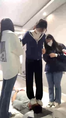 图片[3]_【精神小妹】3素人S高难度挑战踢踹/踩踏碾压/白袜塞嘴 bf27805_HD绳艺资源