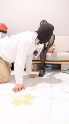 图片[2]_【初生】萝莉主小皮鞋碾食物喂食/踩踏/闻舔脚深喉【剪辑版】 bf27779_HD绳艺资源