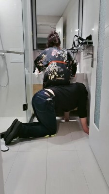 图片[3]_【魔鬼天使】晨起舔脚伺候/当化妆凳/喝漱口水/喂食 bf27756_HD绳艺资源