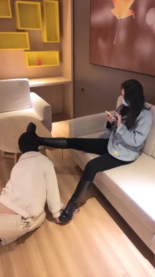 图片[3]_【槿一】卑微脚垫桌下舔鞋实录 bf27678_HD绳艺资源