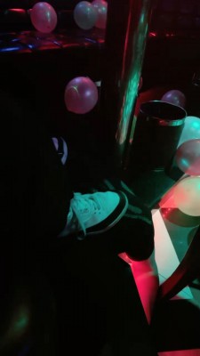 【绝美双主S】双主KTV运动鞋踩狗 bf27901_HD绳艺资源