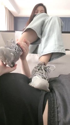 【天秤祖宗】运动鞋白袜踩脚垫 bf27906_HD绳艺资源