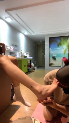 图片[3]_【香菜】大学生S白袜裸足闻舔/转胯遛狗/腿绞窒息 bf27917_HD绳艺资源