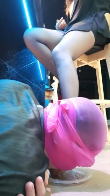 图片[2]_【咩祖】圈养犬化桌底喂食 bf27860_HD绳艺资源