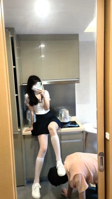 【Yuki】萝莉主小白鞋白丝-踩踏/掐脖窒息/反绑训练 bf28064_HD绳艺资源