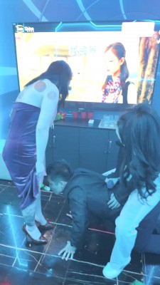 图片[10]_【桃幼幼】双S-KTV-艺术喂圣水/踩踏喂食/骑马爬行 bf28132_HD绳艺资源