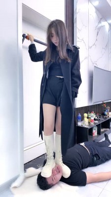 【麋鹿银儿】长靴车模-全体重踩踏/碾压狗爪/狗舌舔脏鞋底 bf28111_HD绳艺资源