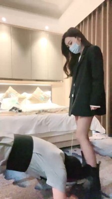 【川野尤娜】马奴骑马转胯/短靴踩黑丝捂脸闻 bf28059_HD绳艺资源