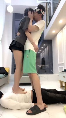 图片[7]_【阿昆】情侣主-裸足踩狗脸/耳光全体重踩踏 bf28081_HD绳艺资源