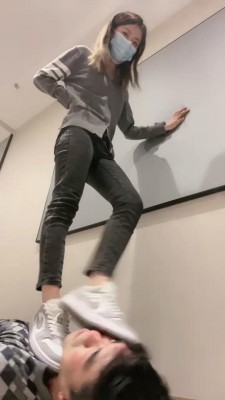 图片[4]_【樱木花椒】面部摧残-AJ/白船袜全体重踩踏/跺头 bf28095_HD绳艺资源