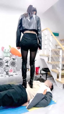 图片[2]_【兔兔大人】长靴全体重踩踏/提档耳光高难度挑战 bf28019_HD绳艺资源