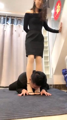 图片[2]_【素人星探】原味肉丝脚全体重踩踏 bf28052_HD绳艺资源