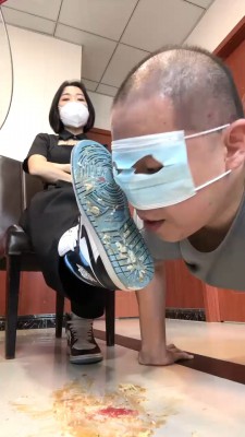 图片[2]_【朱砂痣S】桌底视角-脏鞋踩踏喂食家奴 bf28001_HD绳艺资源