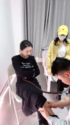 图片[3]_【潘妮绳艺导师】双S-前任和未婚妻一起虐-叼鞋子/狗链遛狗/踩踏 bf27948_HD绳艺资源
