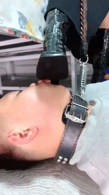 图片[10]_【潘妮绳艺导师】双S-前任和未婚妻一起虐-叼鞋子/狗链遛狗/踩踏 bf27948_HD绳艺资源