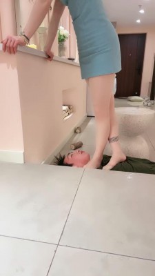 图片[8]_【领主老大】伺候晨起-人体板凳/全体重踩踏/踩舌/深喉插吐 bf27932_HD绳艺资源